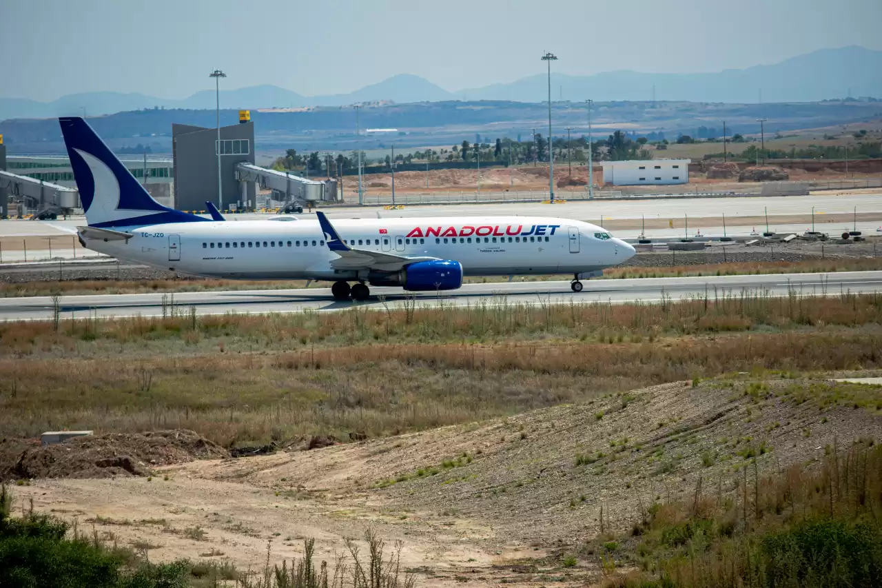 Türk Hava Yolları'nın AnadoluJet Markası, Ankara'dan Londra'ya Yeni Uçuşlara Başladı