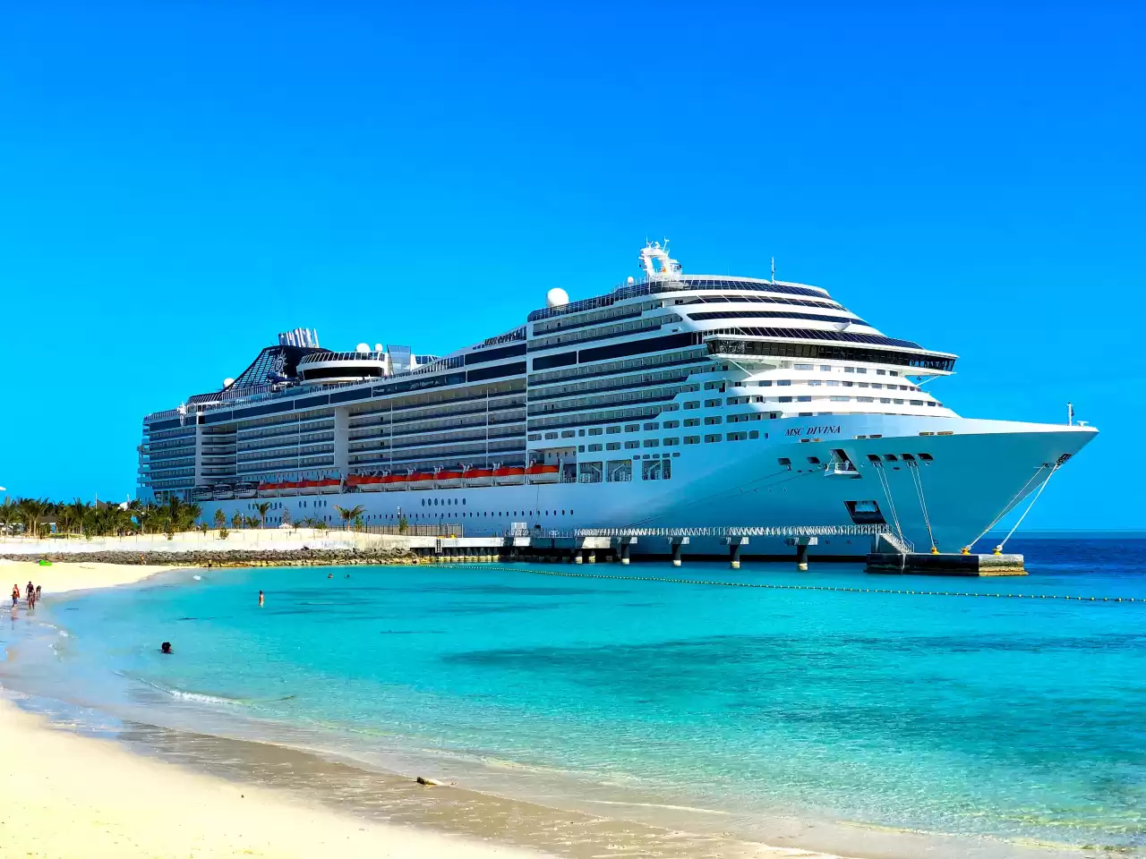 The World's Largest Cruise Ships: Dream Ships for Holiday Enthusiasts